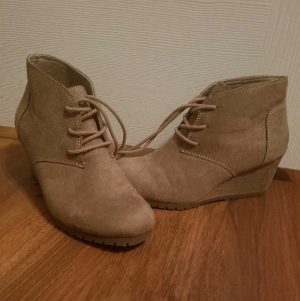 Faded Glory Tan wedge booties